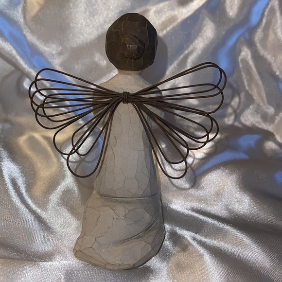 Willow Tree “Angel of Prayer” Figurine - Ceramic and Metal - Picture 4 of 6